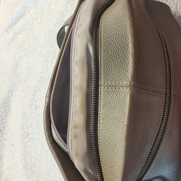 Coach silver metallic crossbody shoulder bag 2010. Overall GUC. - Picture 11 of 14